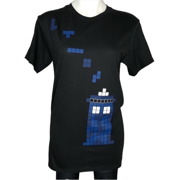 Doctor Who Tardis pixel t-shirt, NWT, Small - Picture 1 of 6